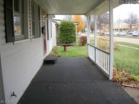 348 Prospect St, Dover, OH 44622 photo 2