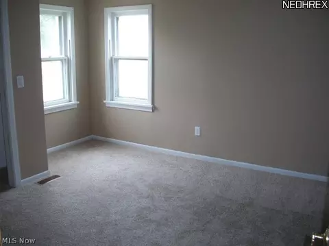 348 Prospect St, Dover, OH 44622 photo 7
