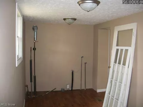 348 Prospect St, Dover, OH 44622 photo 6