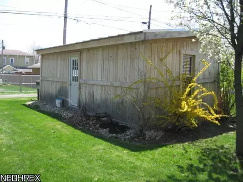 408 E 3rd St, Dover, OH 44622 photo 6