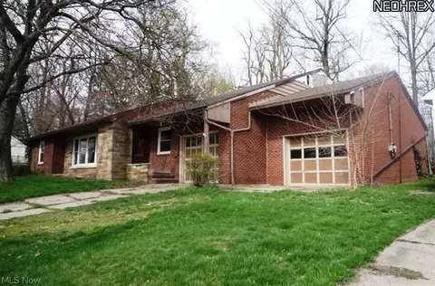 159 Summit St, Wadsworth, OH 44281 photo 1