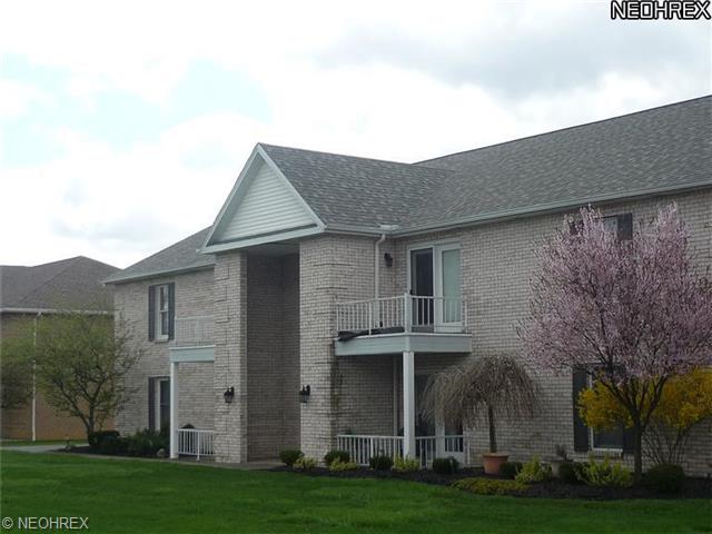 823 Pearson Cir #2, Youngstown, OH 44512 photo 9