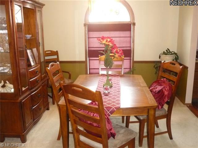 823 Pearson Cir #2, Youngstown, OH 44512 photo 3