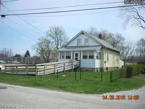 37224 Code Ave, Willoughby, OH 44094 photo 2