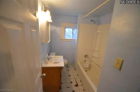 4910 Topper Ave, Ashtabula, OH 44004 photo 6