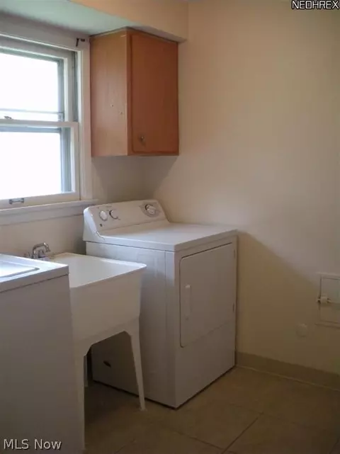 35605 Solon Rd, Solon, OH 44139 photo 11