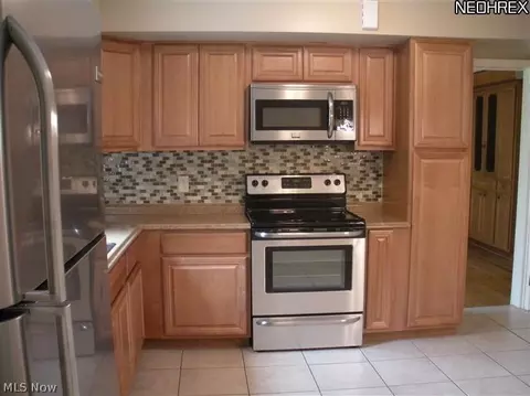 35605 Solon Rd, Solon, OH 44139 photo 6