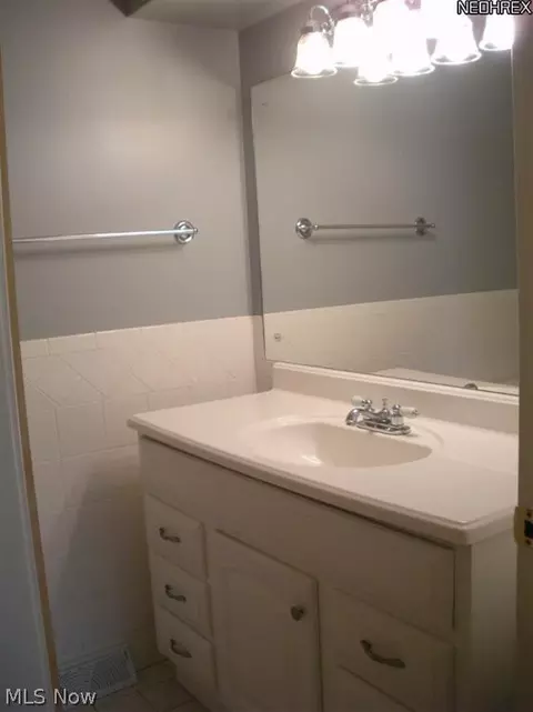 35605 Solon Rd, Solon, OH 44139 photo 13