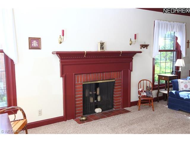 227 N Cadillac Dr, Youngstown, OH 44512 photo 4