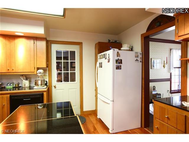 227 N Cadillac Dr, Youngstown, OH 44512 photo 6