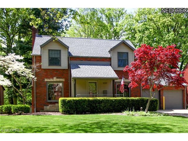 227 N Cadillac Dr, Youngstown, OH 44512 photo 1