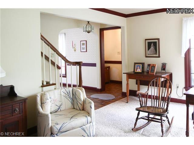 227 N Cadillac Dr, Youngstown, OH 44512 photo 2