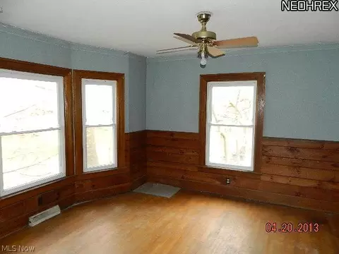 407 Blaine St, Elyria, OH 44035 photo 6