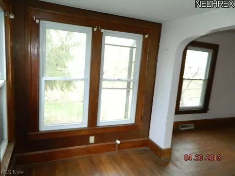 407 Blaine St, Elyria, OH 44035 photo 4