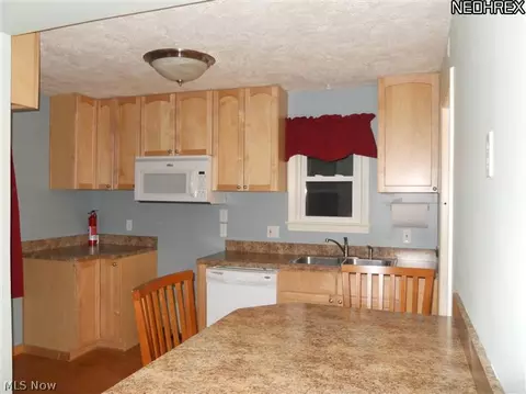 6510 Forest Ave, Parma, OH 44129 photo 2