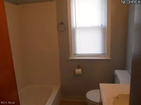 6510 Forest Ave, Parma, OH 44129 photo 6