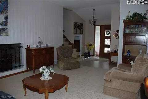 2219 Augustine Dr, Parma, OH 44134 photo 11