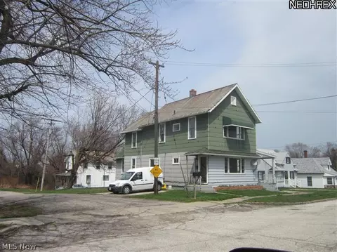 1003 Harmon Rd, Ashtabula, OH 44004 photo 1