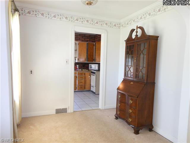 144 Argyle Ave, Youngstown, OH 44512 photo 4