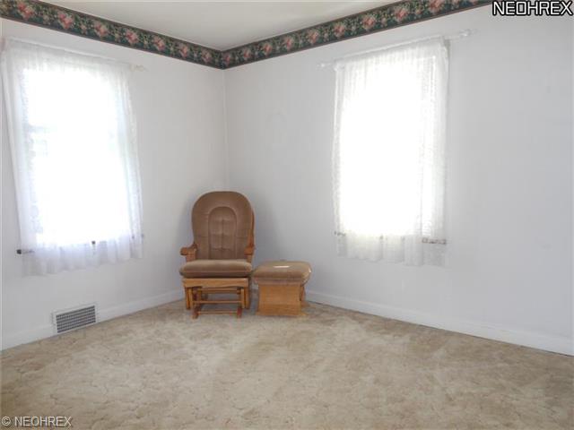 144 Argyle Ave, Youngstown, OH 44512 photo 6