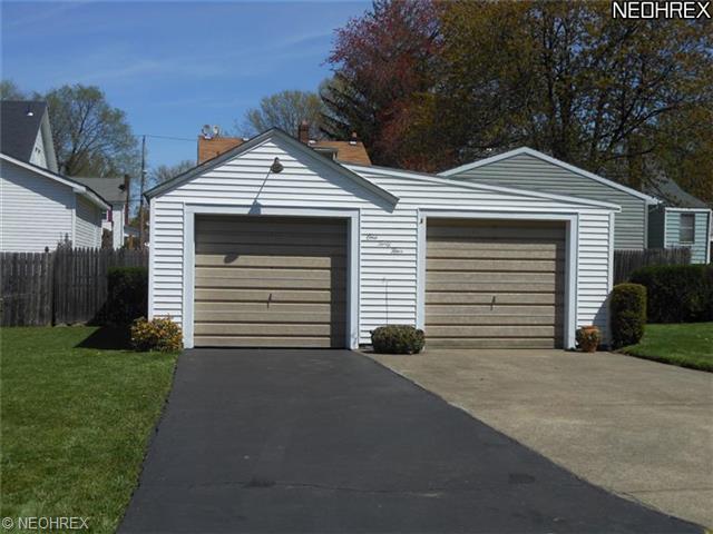 144 Argyle Ave, Youngstown, OH 44512 photo 2