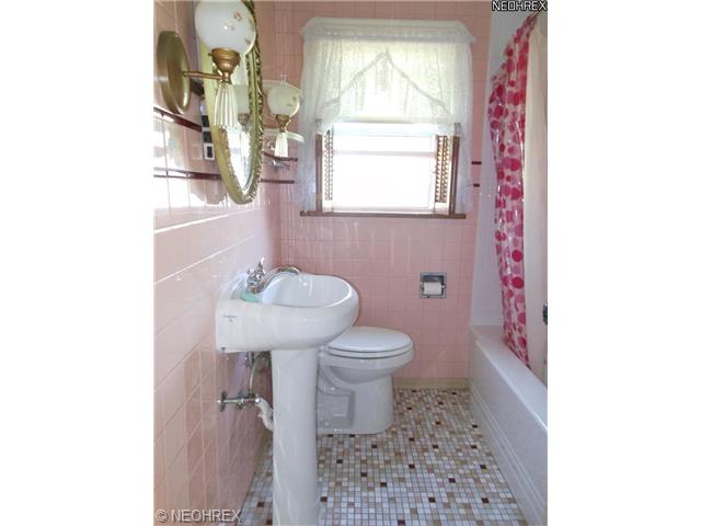 144 Argyle Ave, Youngstown, OH 44512 photo 8