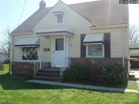 860 E 210th St, Euclid, OH 44119 photo 2