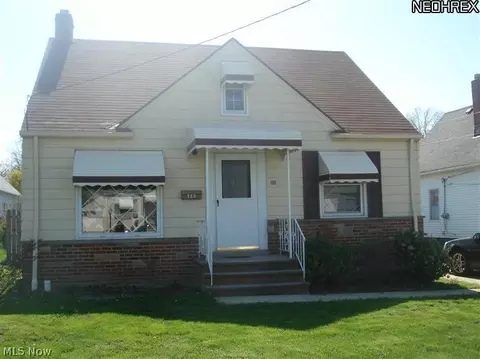 860 E 210th St, Euclid, OH 44119 photo 3