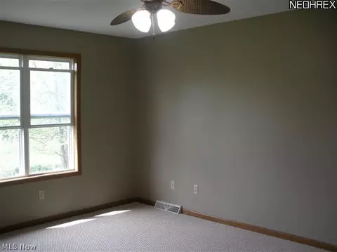 502 Bayberry Dr, Elyria, OH 44035 photo 13