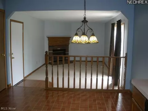 502 Bayberry Dr, Elyria, OH 44035 photo 9