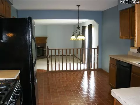 502 Bayberry Dr, Elyria, OH 44035 photo 6
