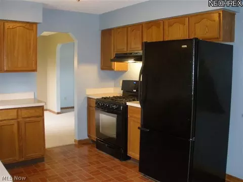 502 Bayberry Dr, Elyria, OH 44035 photo 7