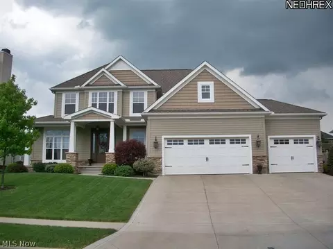 718 Lilac Ln, Dover, OH 44622 photo 1