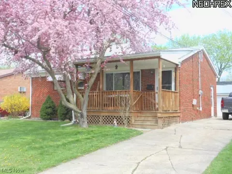 828 Wilder Ave, Elyria, OH 44035 photo 1
