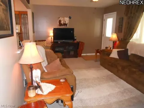 828 Wilder Ave, Elyria, OH 44035 photo 4