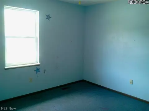 357 Howard Ave, Akron, OH 44312 photo 4