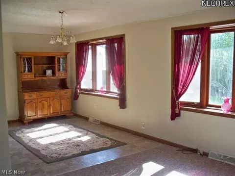 331 Fenton Ave, Conneaut, OH 44030 photo 7
