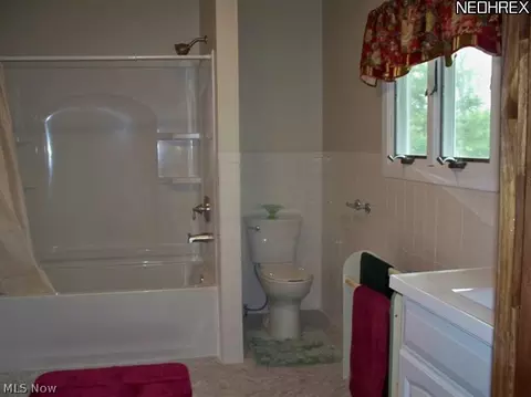 331 Fenton Ave, Conneaut, OH 44030 photo 5