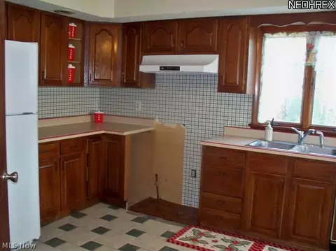 331 Fenton Ave, Conneaut, OH 44030 photo 10