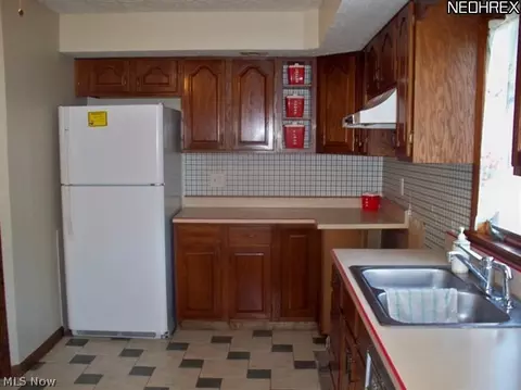 331 Fenton Ave, Conneaut, OH 44030 photo 13