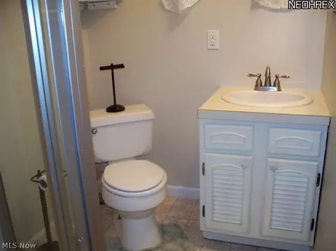 331 Fenton Ave, Conneaut, OH 44030 photo 9