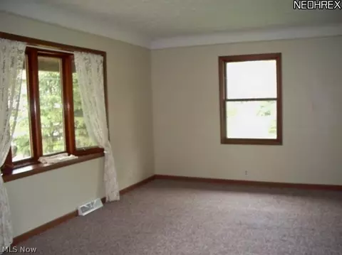 331 Fenton Ave, Conneaut, OH 44030 photo 6