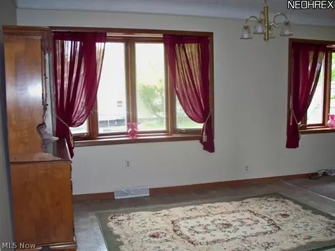 331 Fenton Ave, Conneaut, OH 44030 photo 3