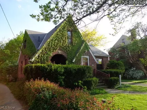 16680 Libby Rd, Maple Heights, OH 44137 photo 3