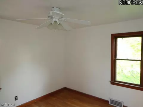16680 Libby Rd, Maple Heights, OH 44137 photo 7