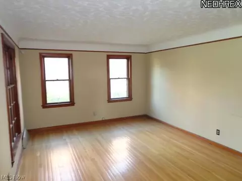 16680 Libby Rd, Maple Heights, OH 44137 photo 4