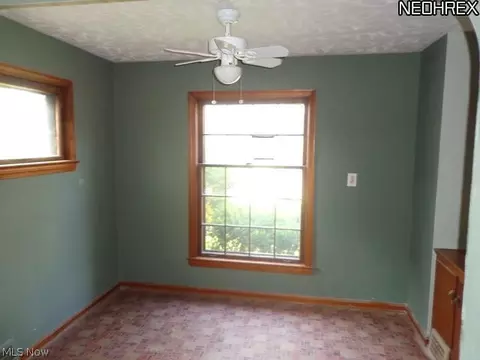 16680 Libby Rd, Maple Heights, OH 44137 photo 5