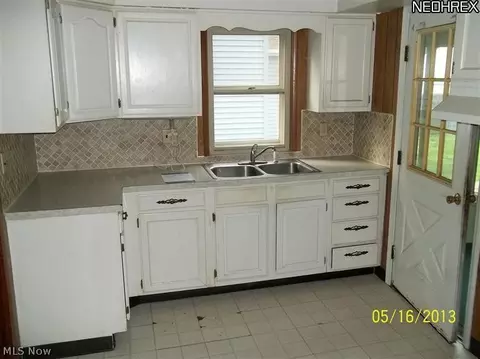131 Marseilles Ave, Elyria, OH 44035 photo 5