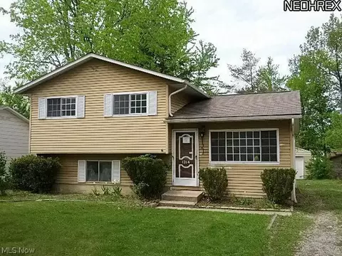 1214 Bryce Ave, Aurora, OH 44202 photo 1