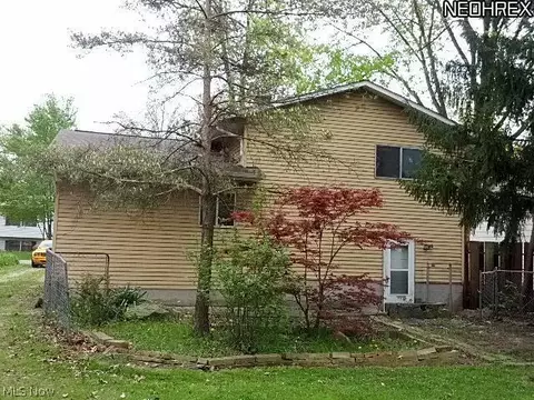 1214 Bryce Ave, Aurora, OH 44202 photo 3